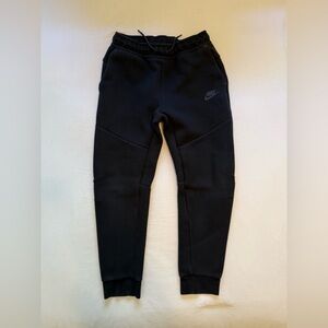 Nike Tech black joggers - Youth Large